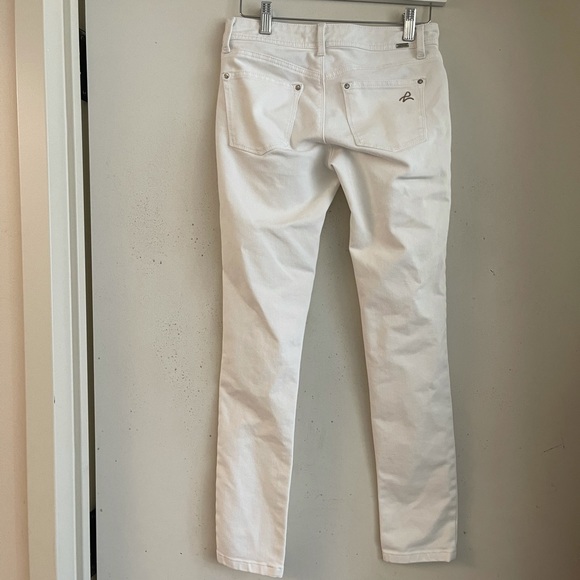 DL1961 Emma Legging Skinny Jean in Milk - Picture 7 of 9